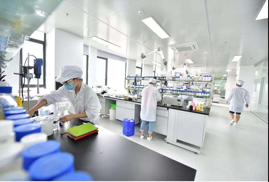 化妝品加工廠家的研發實驗室 科技與美的交匯點